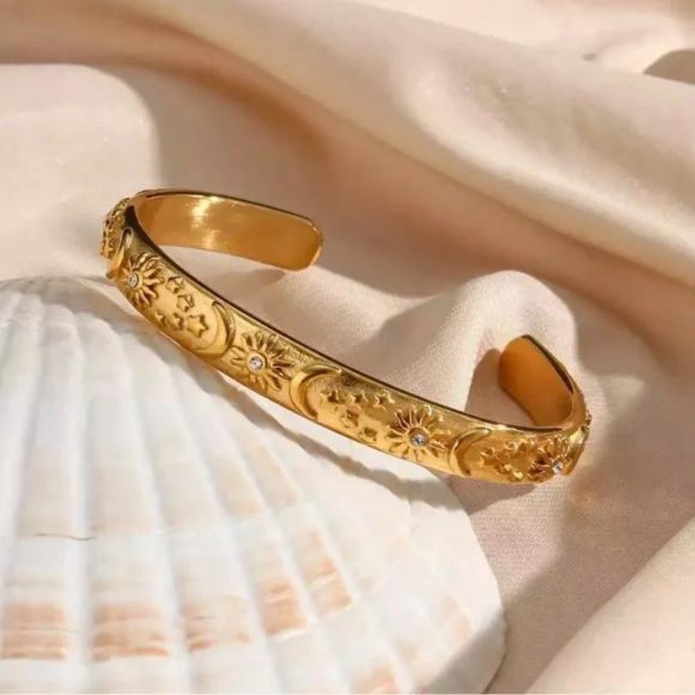 NEW 18K GOLD CHUNKY SUN MOON STAR CUFF BANGLE BRACELET - Picture 3 of 5